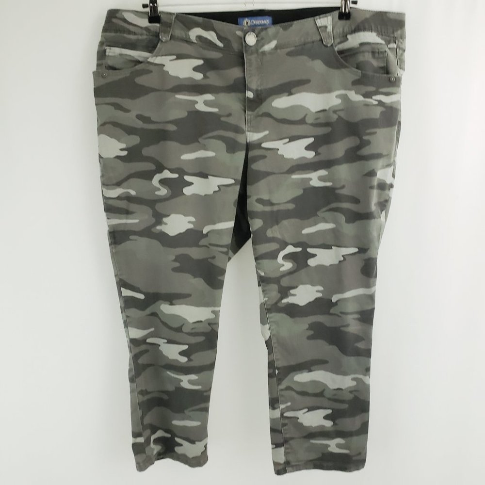 Democracy Ab Solution Jeans Cropped Size 24W Camo Stretch Waist 26" Inseam